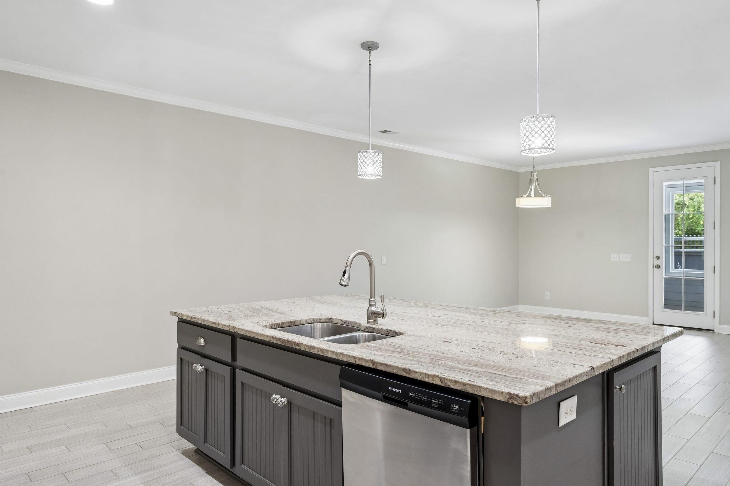 2069 Kings Gate Lane Mount Pleasant, SC 29466 - Photo 7 of 33