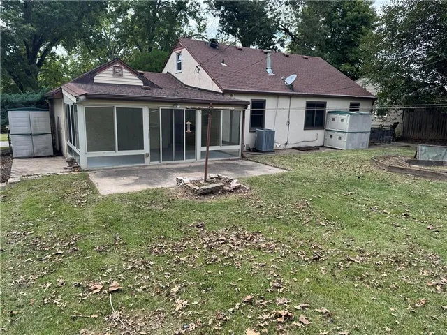 $199,900 | 1305 Lawrence Avenue, Leavenworth, KS 66048