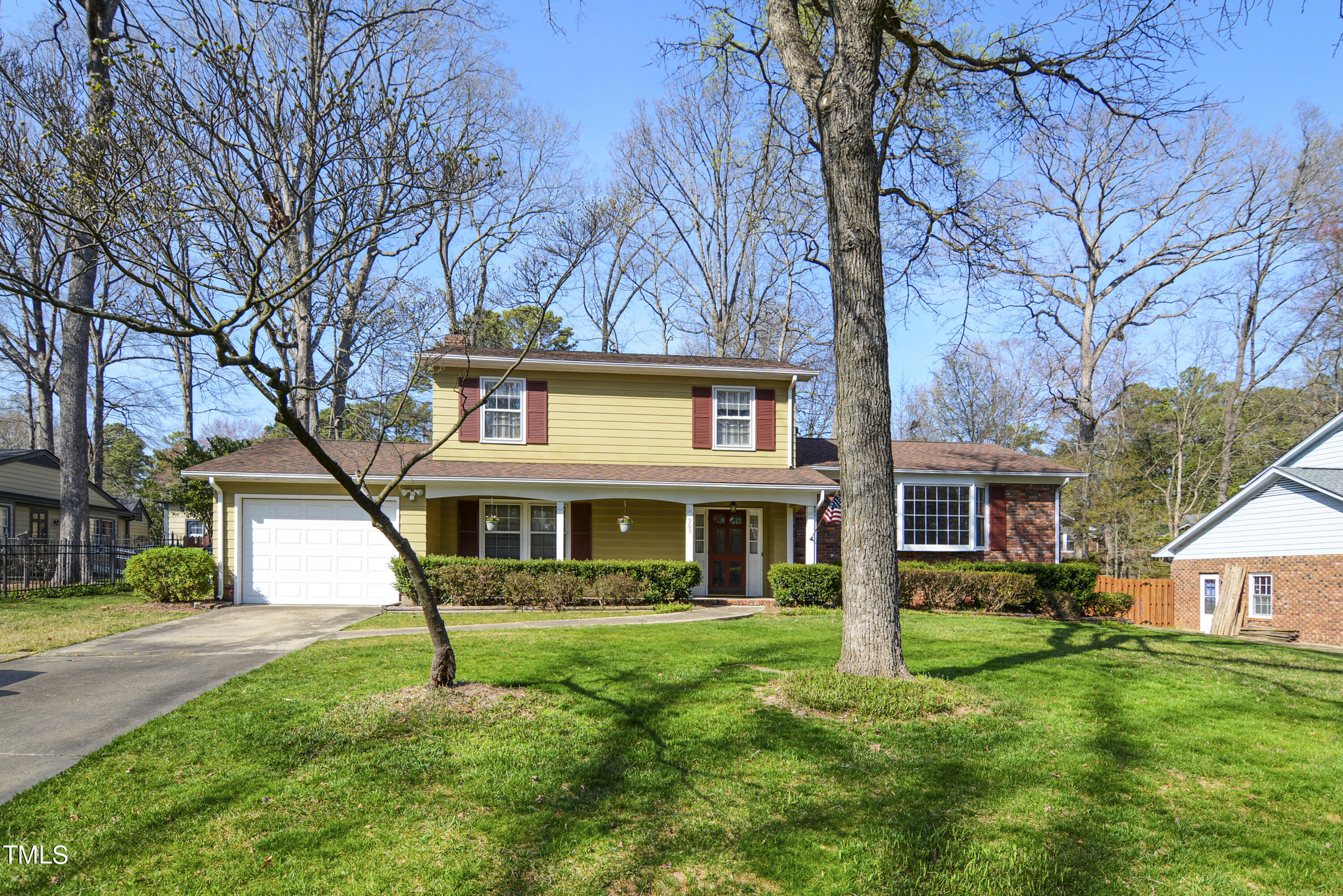 905 Hemingway Drive Raleigh, NC 27609 - Photo 1 of 23 01