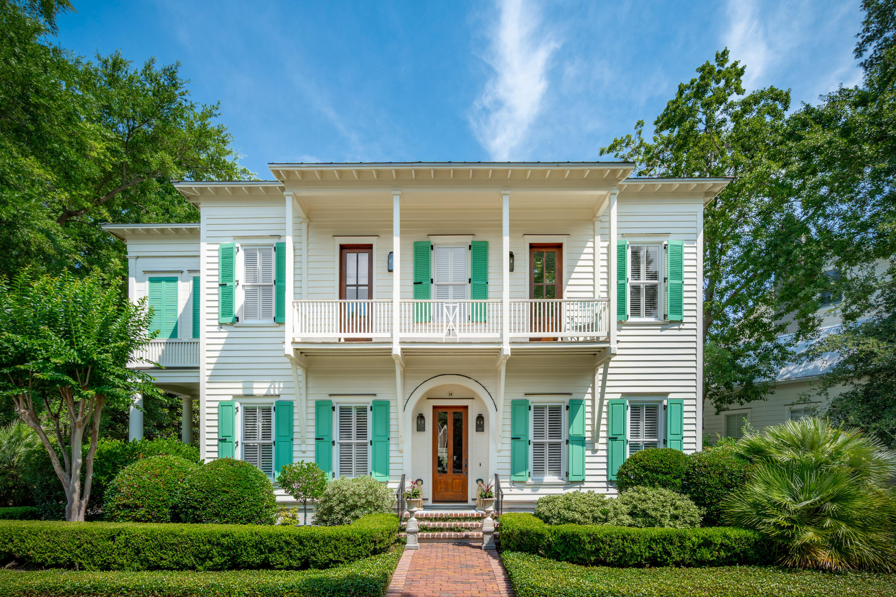 28 Robert Mills Circle Mount Pleasant, SC 29464 - Photo 1 of 45 28RobertMillsCir-KeenEyeMarketing-001