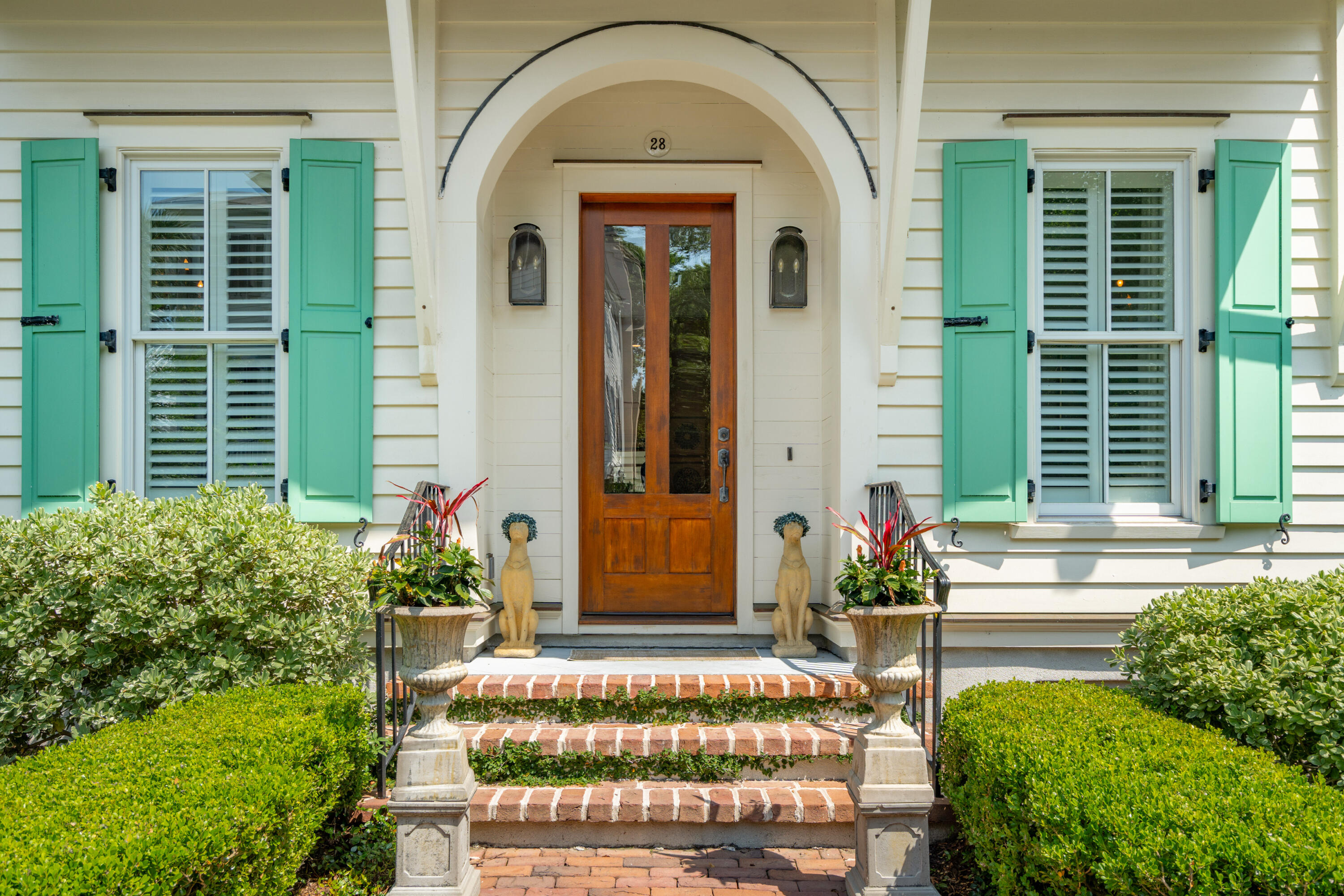 28 Robert Mills Circle Mount Pleasant, SC 29464 - Photo 2 of 45 28RobertMillsCir-KeenEyeMarketing-005