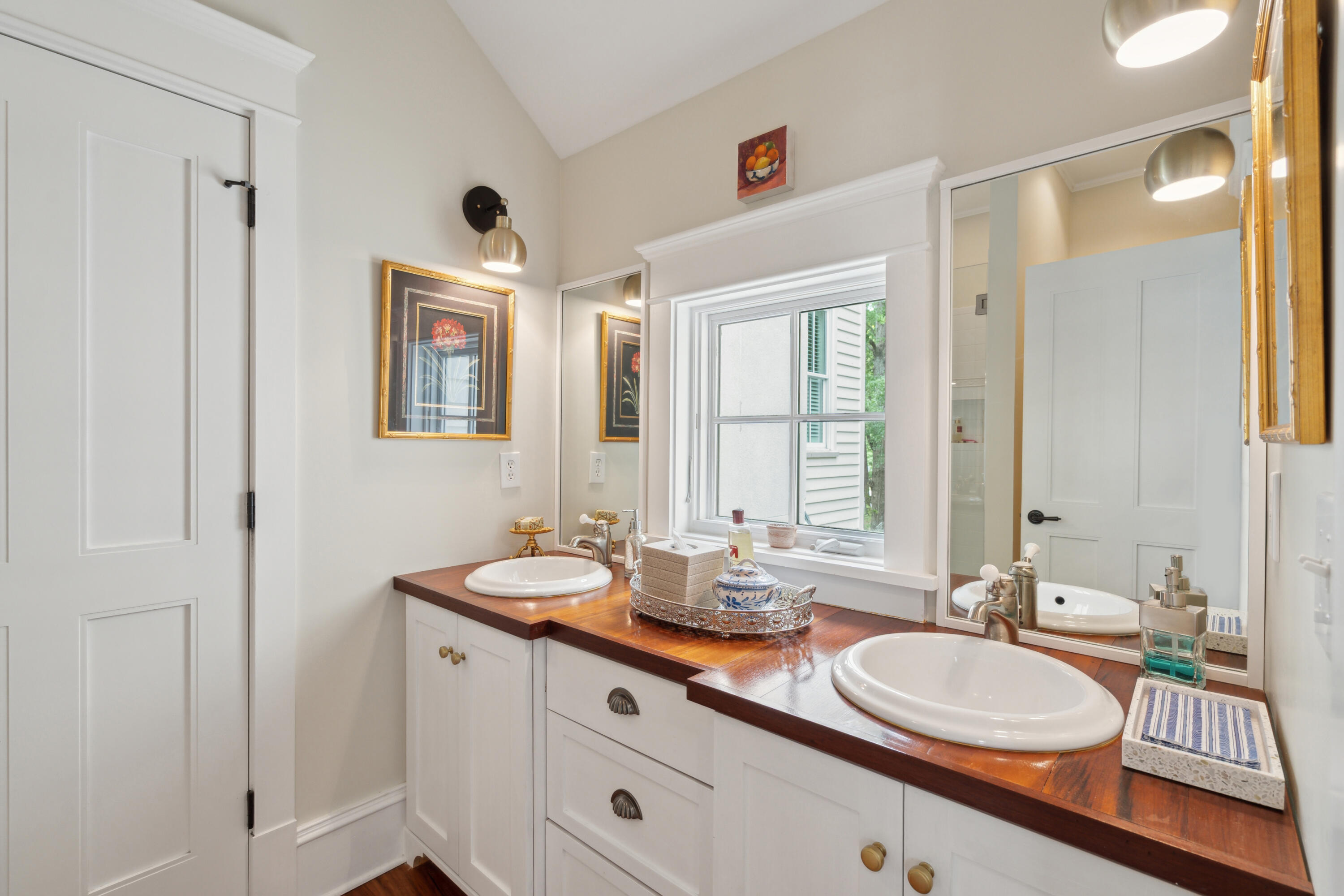 28 Robert Mills Circle Mount Pleasant, SC 29464 - Photo 28 of 45 28RobertMillsCir-KeenEyeMarketing-049