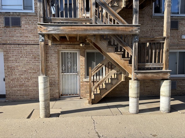 6346 North Ridgeway Avenue, Unit 1W Chicago, IL 60659 - Photo 3 of 14