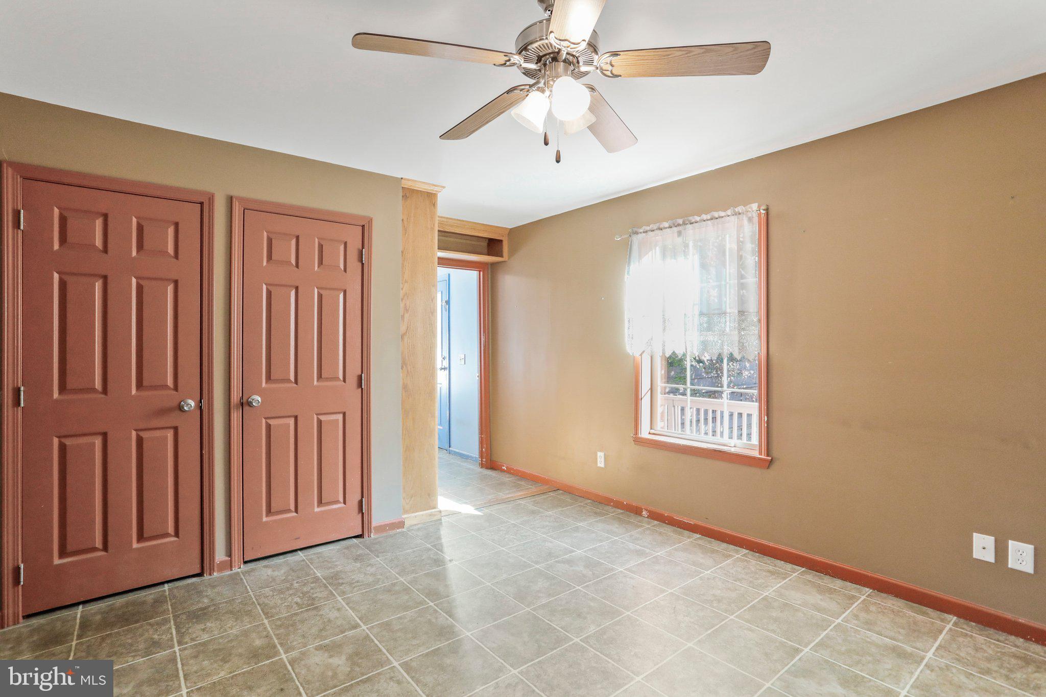 4995 Wright Road Fayetteville, PA 17222 - Photo 11 of 37 Family Room