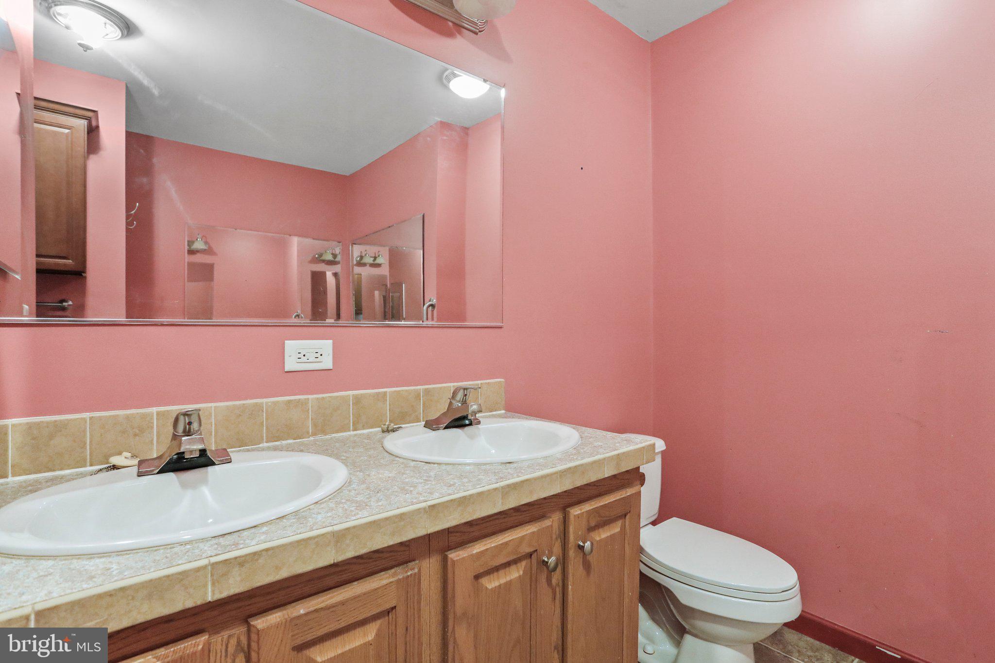 4995 Wright Road Fayetteville, PA 17222 - Photo 16 of 37 Primary Bath