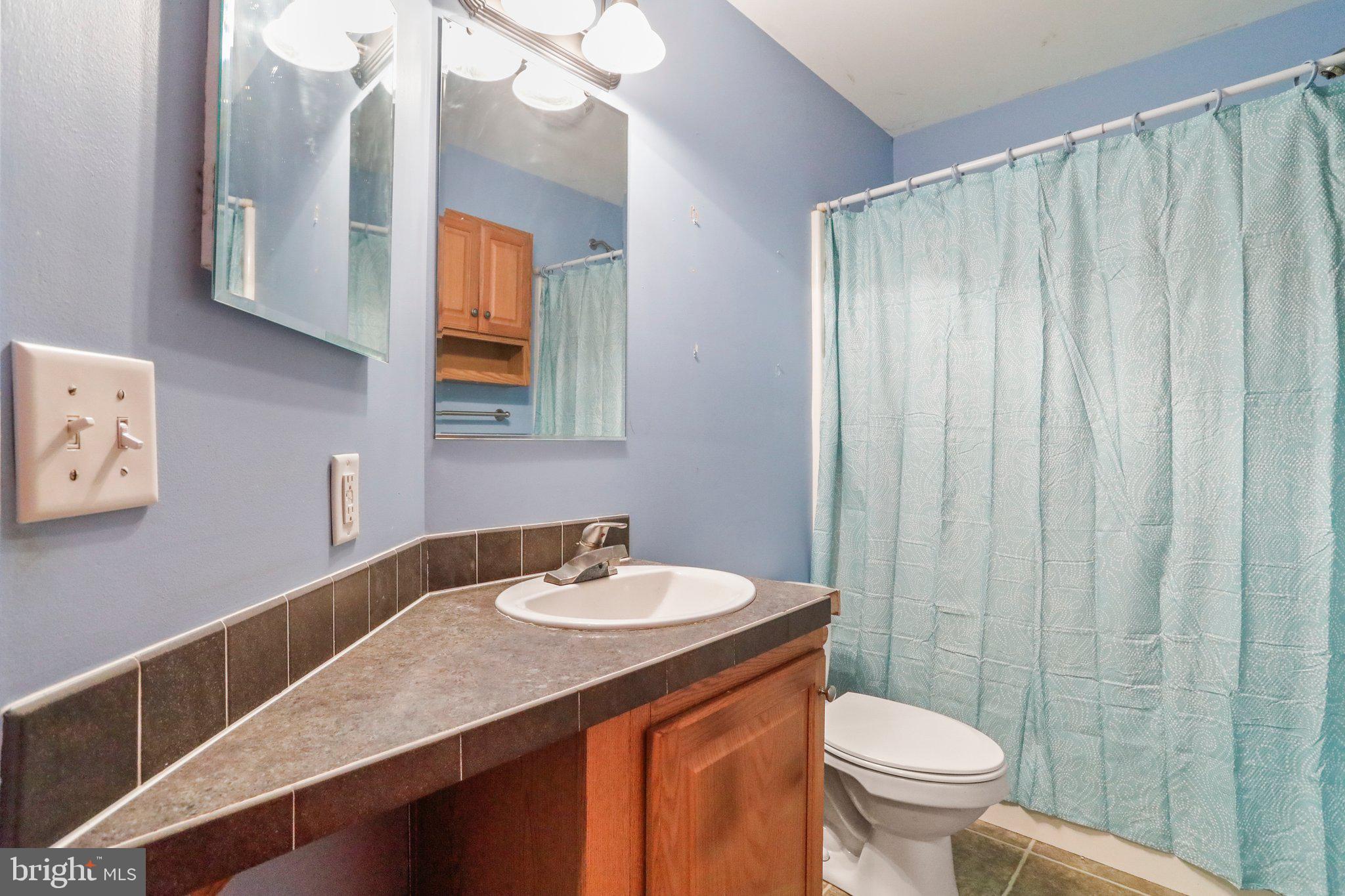 4995 Wright Road Fayetteville, PA 17222 - Photo 22 of 37 Full Bath with Tub Shower