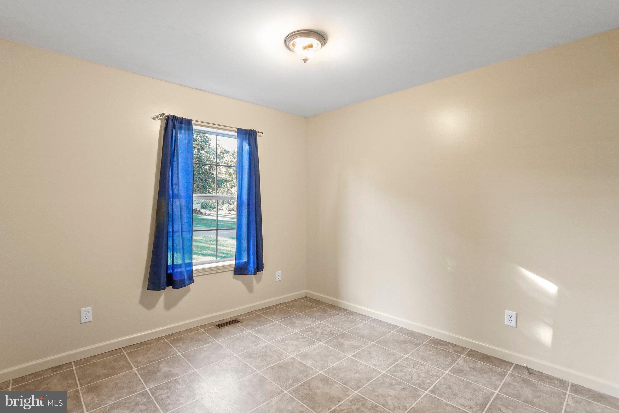 4995 Wright Road Fayetteville, PA 17222 - Photo 23 of 37 Bedroom 3
