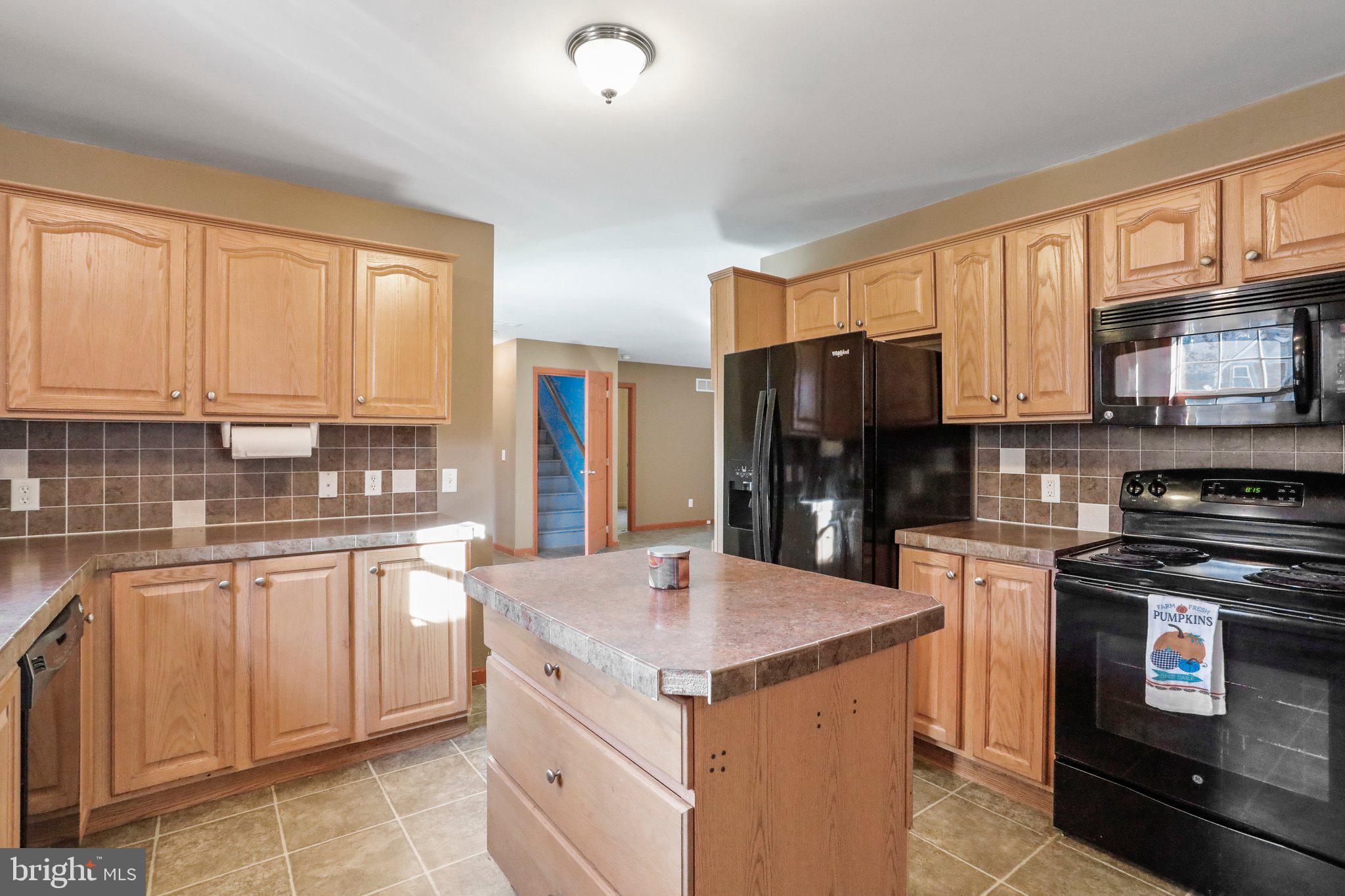 4995 Wright Road Fayetteville, PA 17222 - Photo 6 of 37 Kitchen