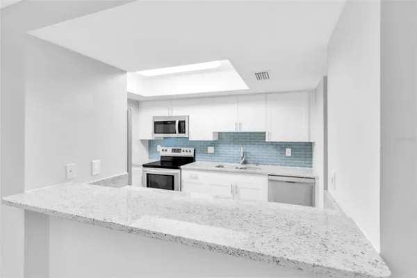 $409,999 | 600 South Woodlands Drive, Oldsmar, FL 34677