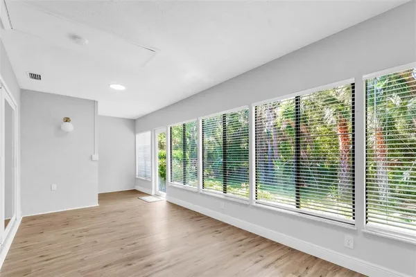 $409,999 | 600 South Woodlands Drive, Oldsmar, FL 34677
