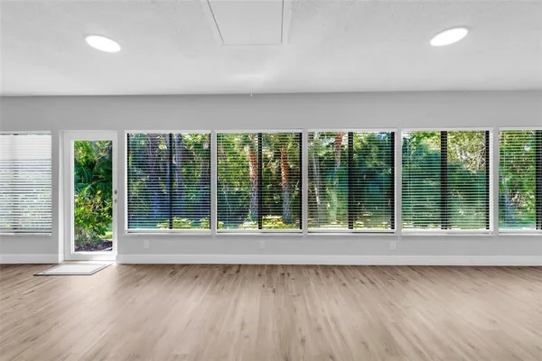 $409,999 | 600 South Woodlands Drive, Oldsmar, FL 34677