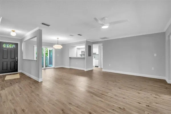 $409,999 | 600 South Woodlands Drive, Oldsmar, FL 34677