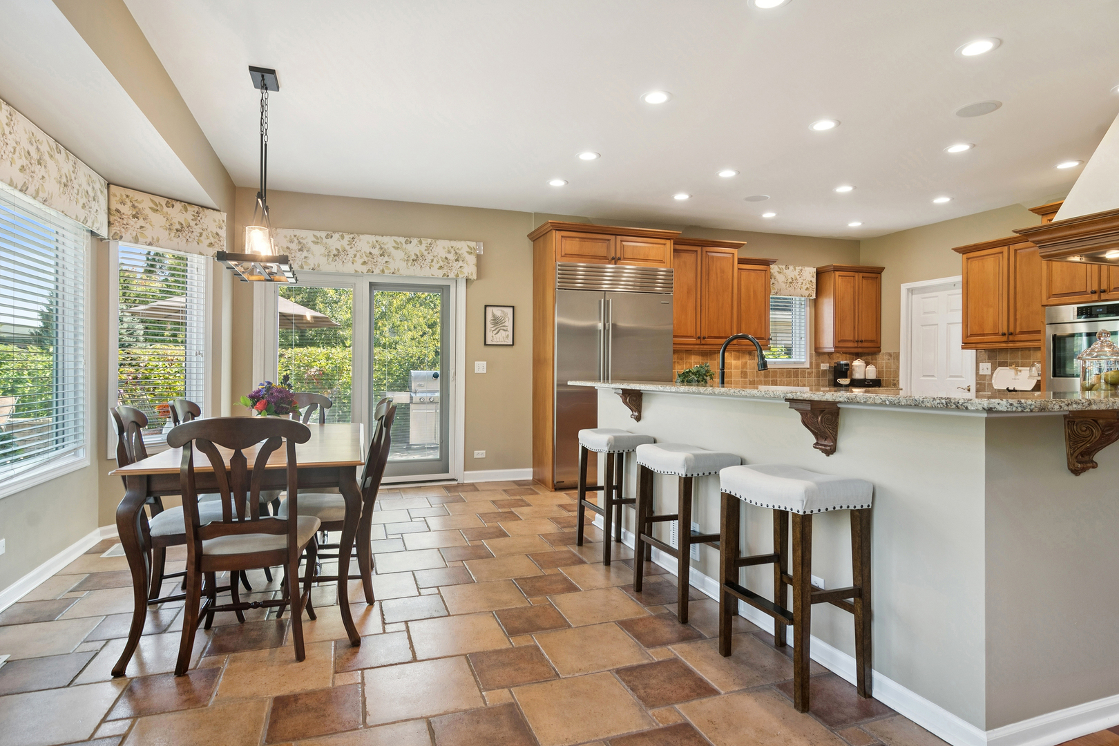 2123 Jordan Terrace Buffalo Grove, IL 60089 - Photo 10 of 37