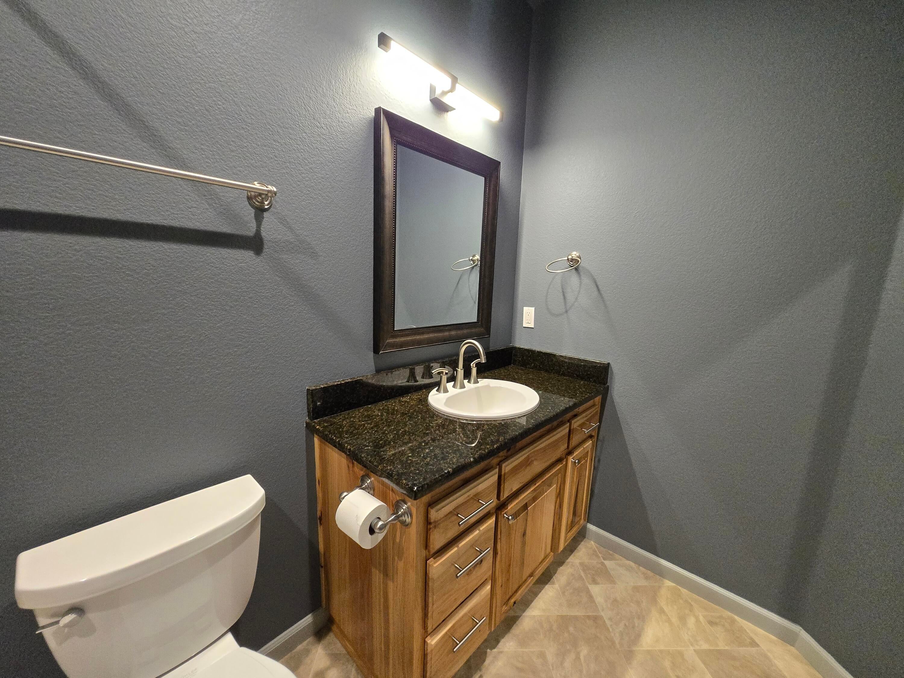 1730 Hugo Road Merlin, OR 97532 - Photo 17 of 37 20250529_145928