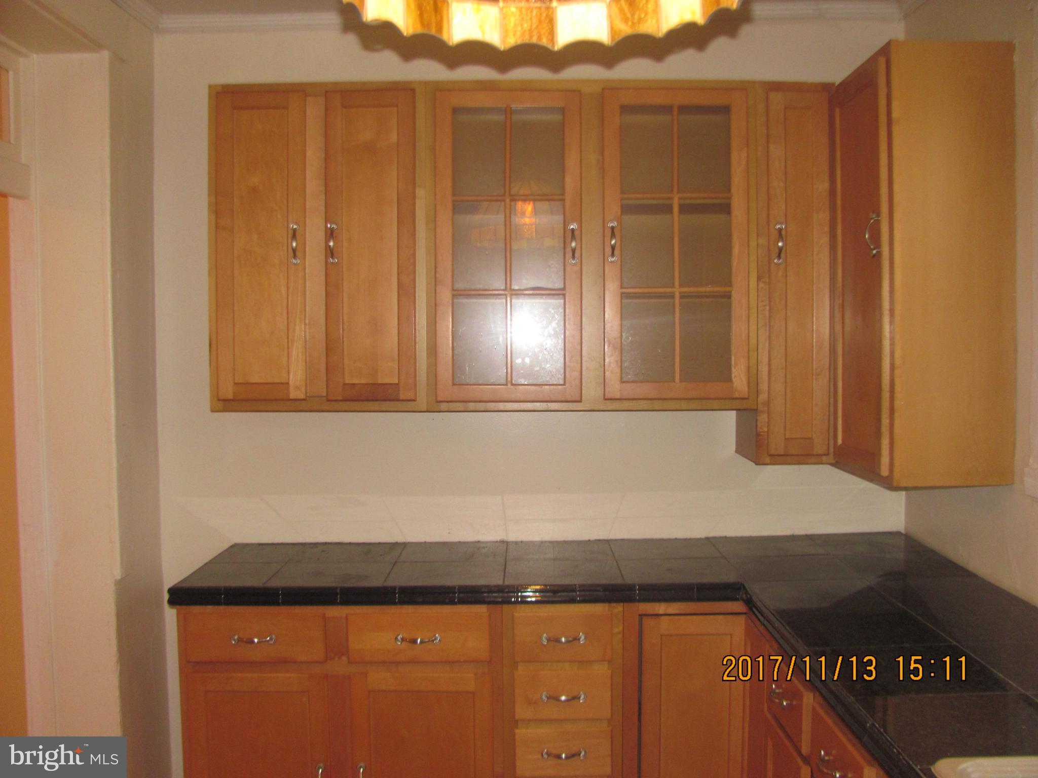 641 North Augusta Avenue Baltimore, MD 21229 - Photo 6 of 10 Kitchen