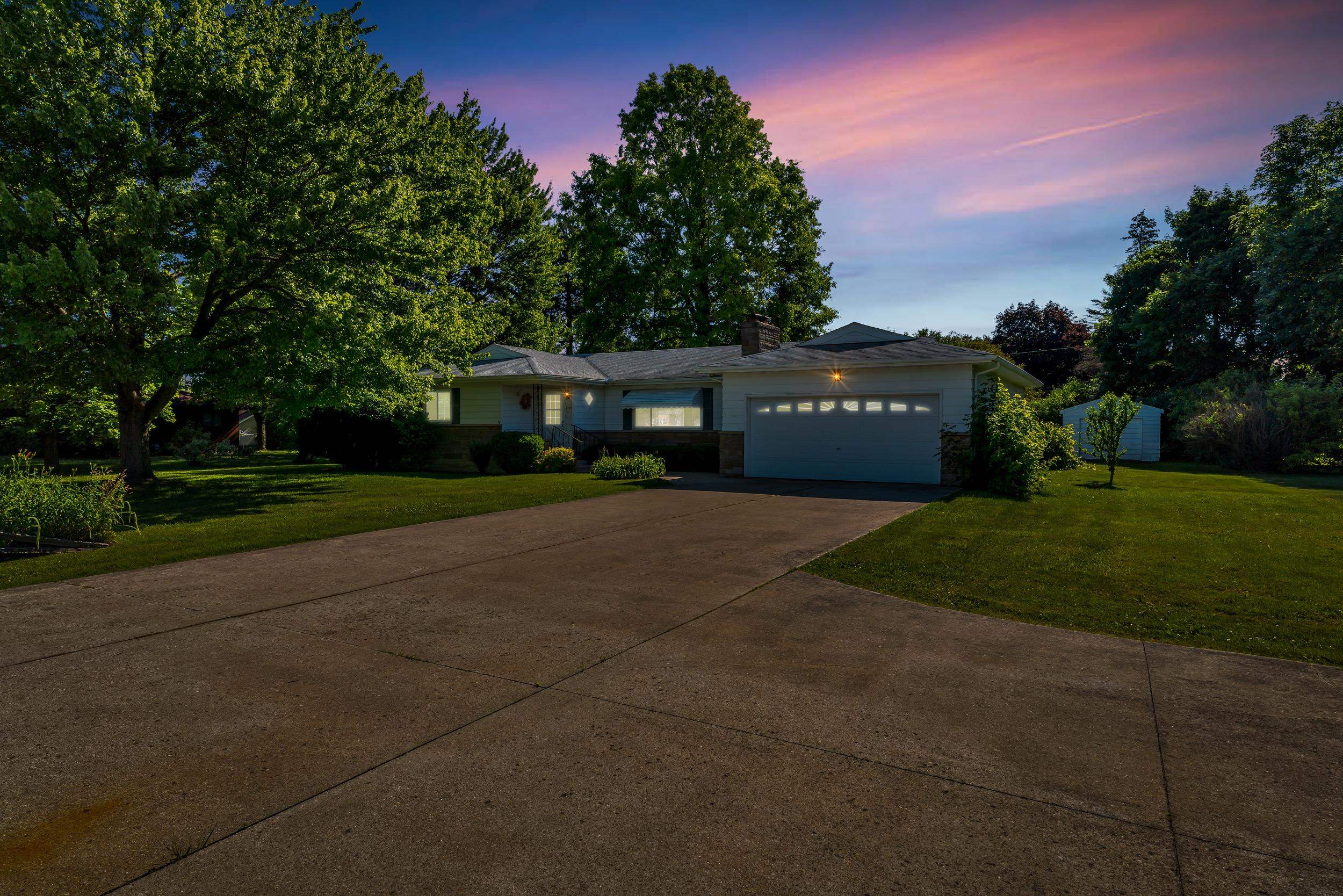 6187 Torrey Road Flint, MI 48507 - Photo 2 of 46 50145545-3dbd0654-d19f-4218-b322-3563082f0582.JPG