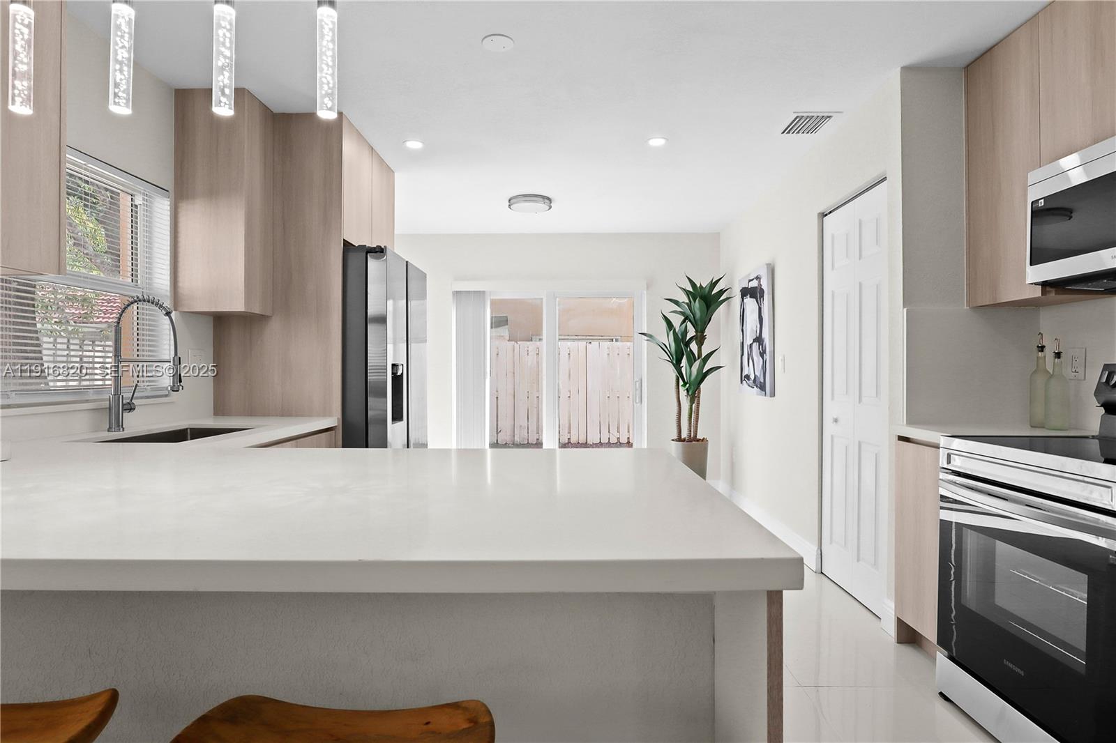 1223 Northwest 125th Terrace Sunrise, FL 33323 - Photo 29 of 89