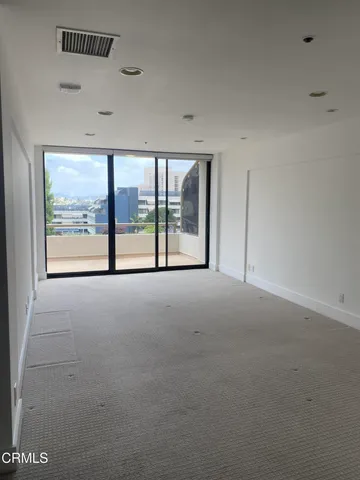 $4,300 | 121 South Hope Street, Unit 408, Los Angeles, CA 90012