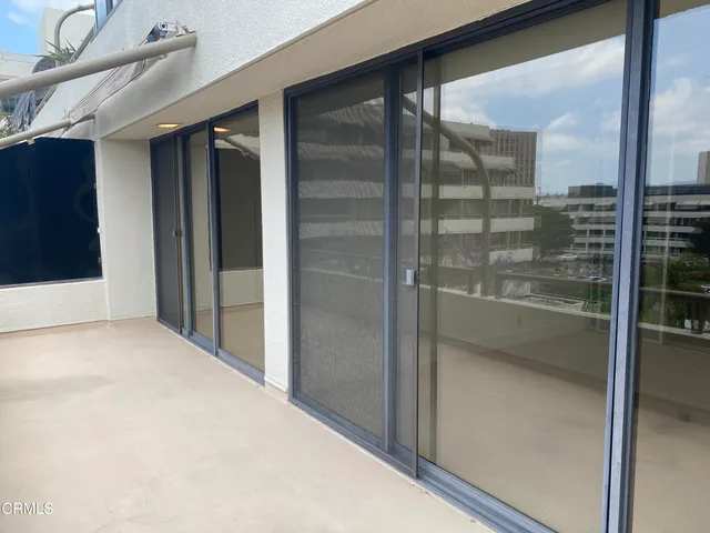 $4,300 | 121 South Hope Street, Unit 408, Los Angeles, CA 90012