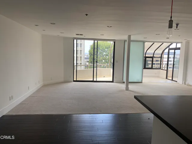 $4,300 | 121 South Hope Street, Unit 408, Los Angeles, CA 90012