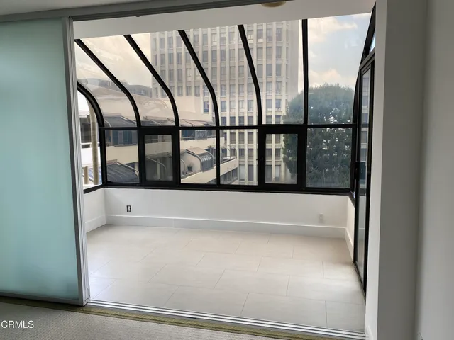 $4,300 | 121 South Hope Street, Unit 408, Los Angeles, CA 90012