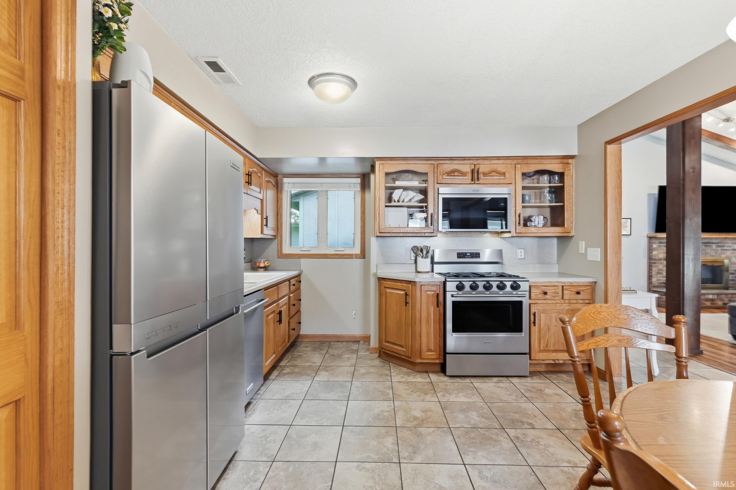 6335 Tanbark Trail Fort Wayne, IN 46835 - Photo 18 of 44
