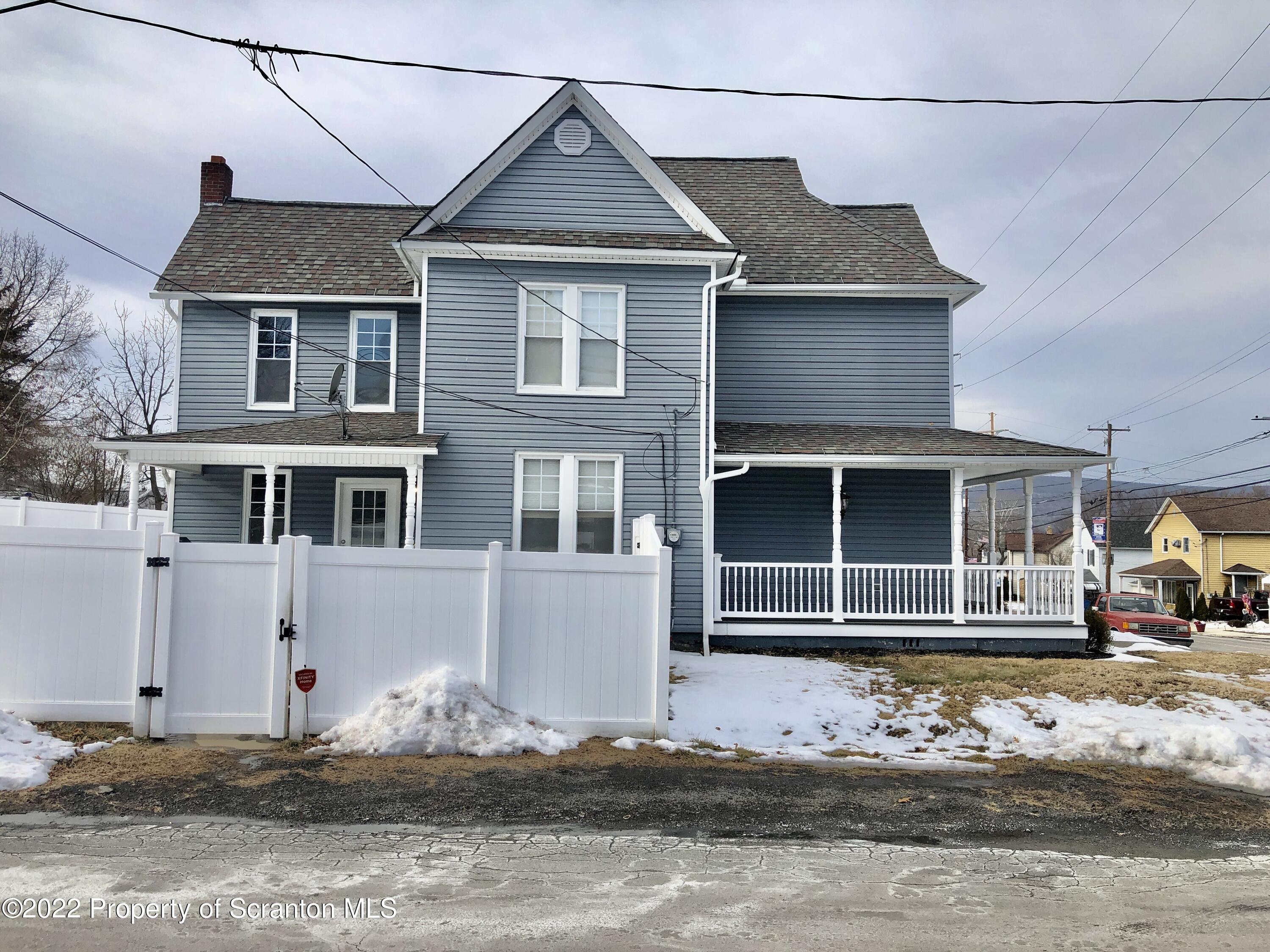 524 Spring Street Moosic, PA 18507 - Photo 9 of 45