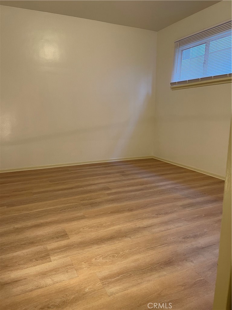 970 Elden Avenue, Unit 3 Los Angeles, CA 90006 - Photo 9 of 10 a view of an empty room