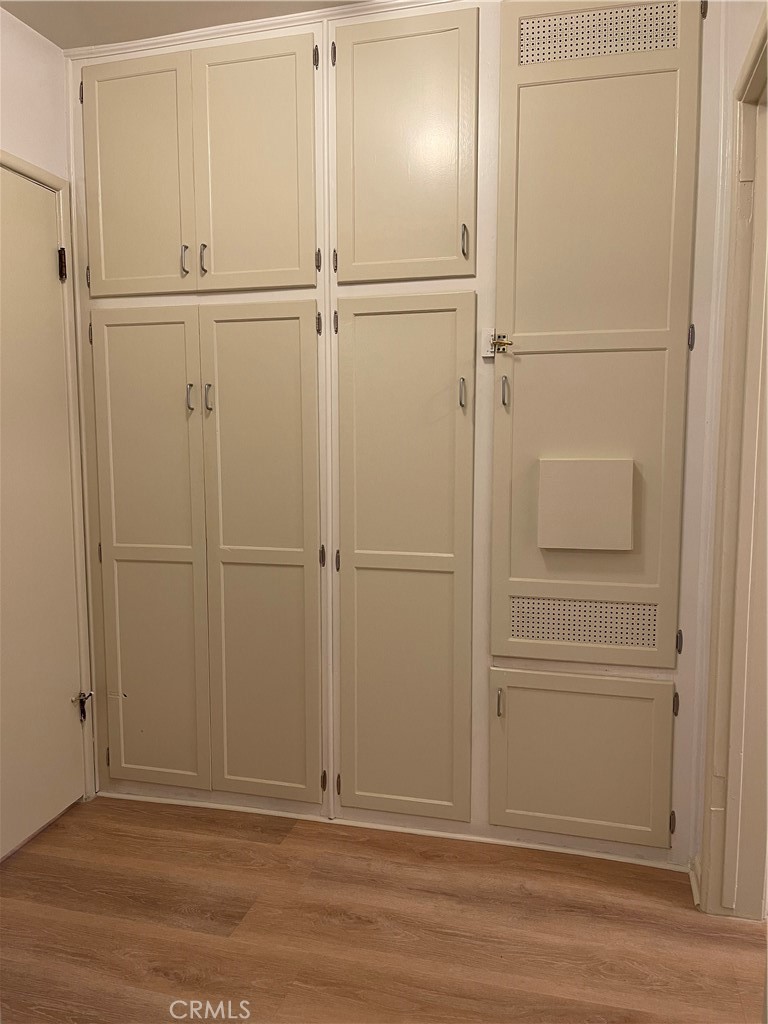 970 Elden Avenue, Unit 3 Los Angeles, CA 90006 - Photo 10 of 10 an empty room with wooden floor