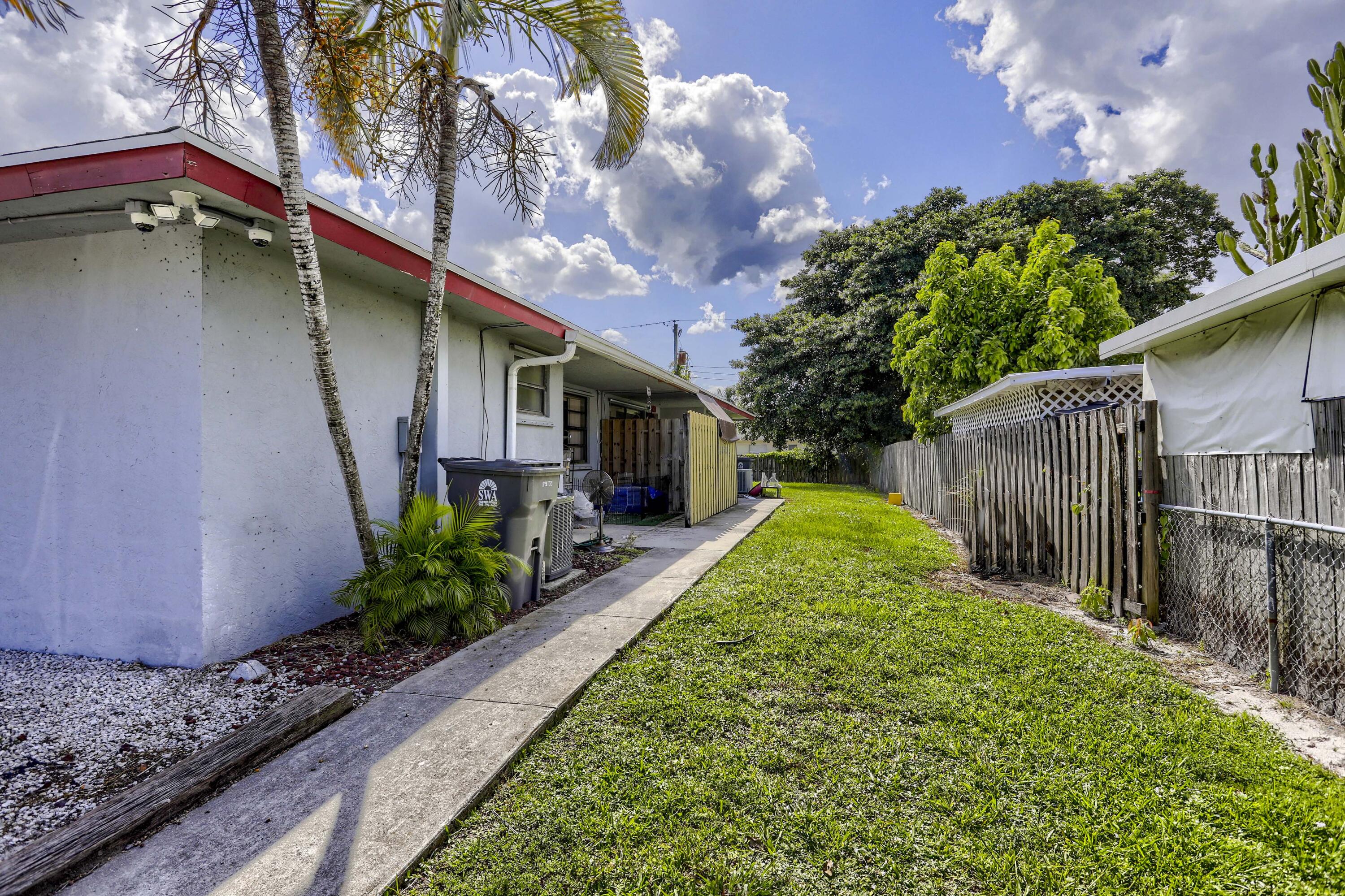 1419 Sunset Road West Palm Beach, FL 33406 - Photo 5 of 41 05__20a6282-hdr(6)_interior 2