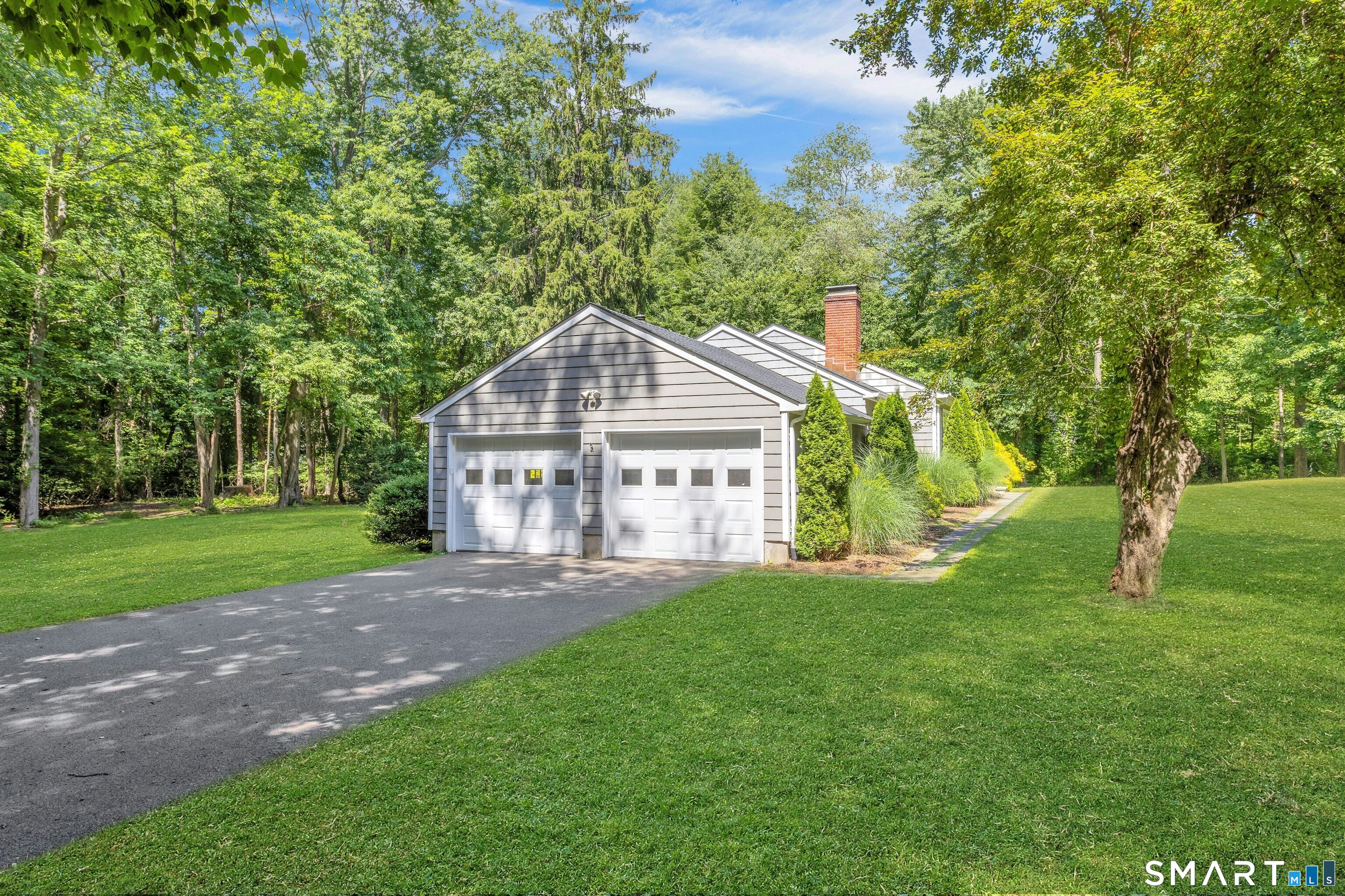 195 Range Road Wilton, CT 06897 - Photo 3 of 25
