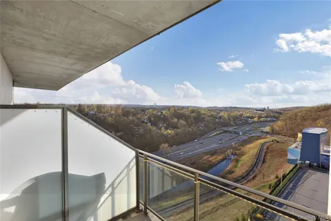 $575,000 | 701 Ridge Hill Boulevard, Unit 11H, Yonkers, NY 10710