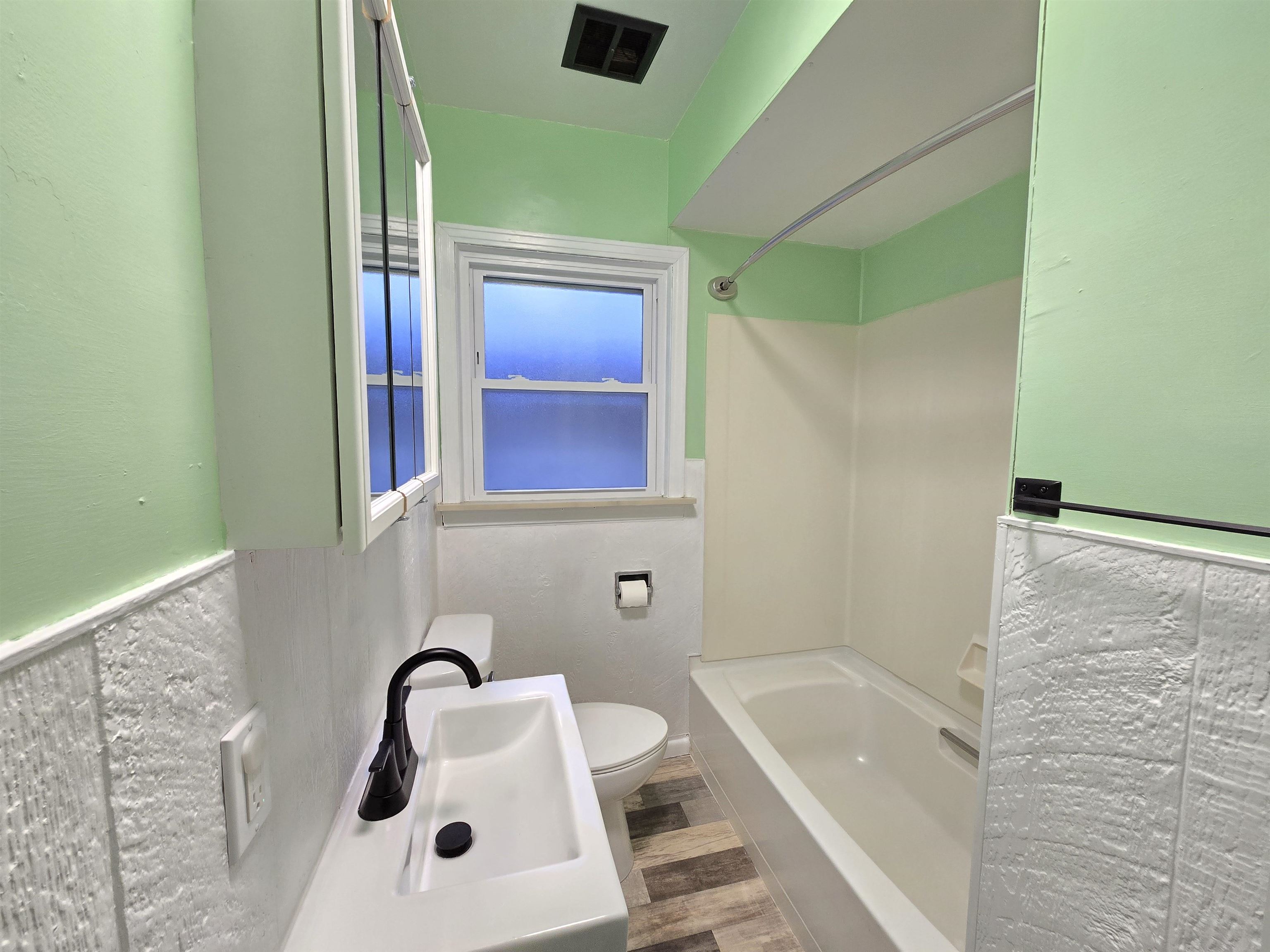48 York Street Bay City, MI 48708 - Photo 12 of 20 Gallery Image 12