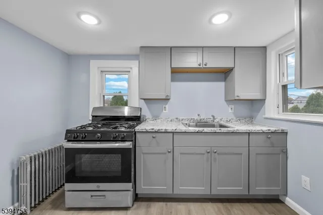 $1,975 | 6 1st Avenue, Unit 2, Raritan, NJ 08869