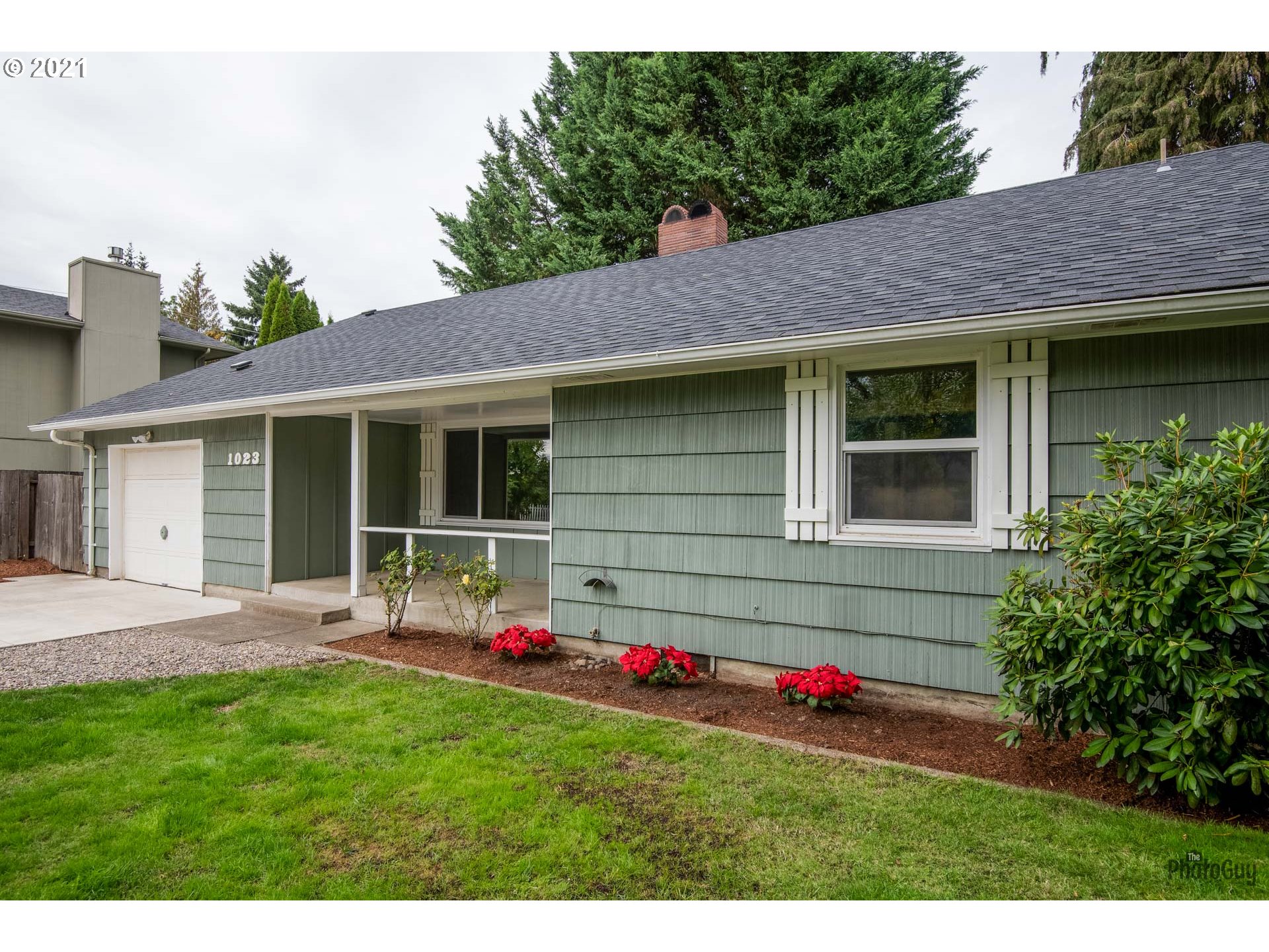 1023 Rio Glen Drive Eugene, OR 97401 - Photo 3 of 27 Gallery Image 3