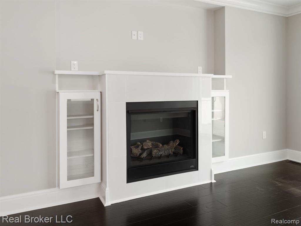 1695 Cole Street Birmingham, MI 48009 - Photo 6 of 39