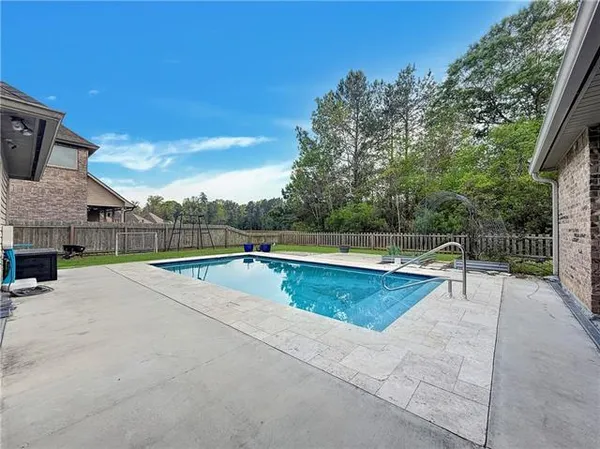 $375,000 | 23728 Goose Point Drive, Ponchatoula, LA 70454