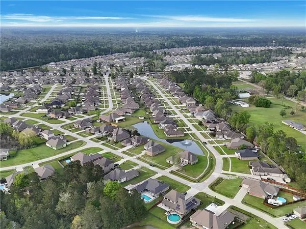 $375,000 | 23728 Goose Point Drive, Ponchatoula, LA 70454