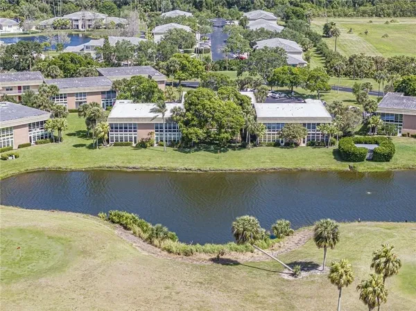 $1,400 | 35 Vista Gdns Trail, Unit 205, Vero Beach, FL 32962