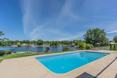 $1,200,000 | 1866 Berry Lane, Des Plaines, IL 60018