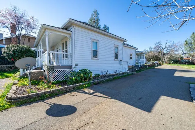 $435,000 | 1144 Willis Street, Redding, CA 96001