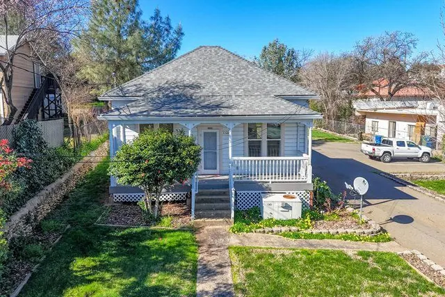 $435,000 | 1144 Willis Street, Redding, CA 96001
