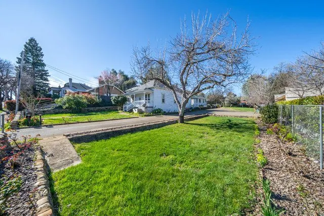 $435,000 | 1144 Willis Street, Redding, CA 96001