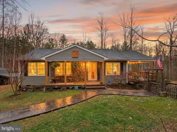 $474,000 | 2586 West Hoover Road, Haywood, VA 22722