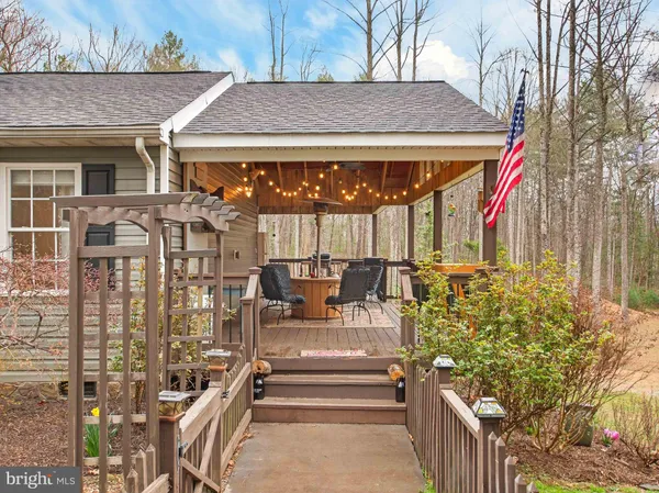 $474,000 | 2586 West Hoover Road, Haywood, VA 22722