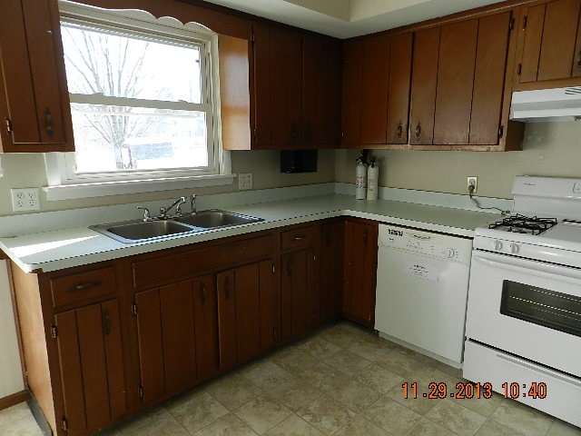367 Oak Street Rochester, IN 46975 - Photo 9 of 18