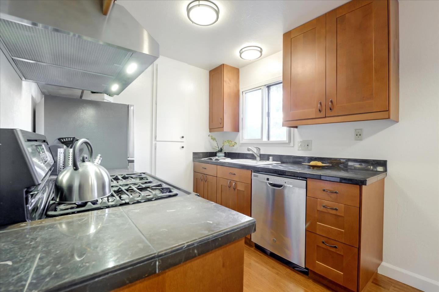 2540 West Middlefield Road Mountain View, CA 94043 - Photo 14 of 41 Gallery Image 14