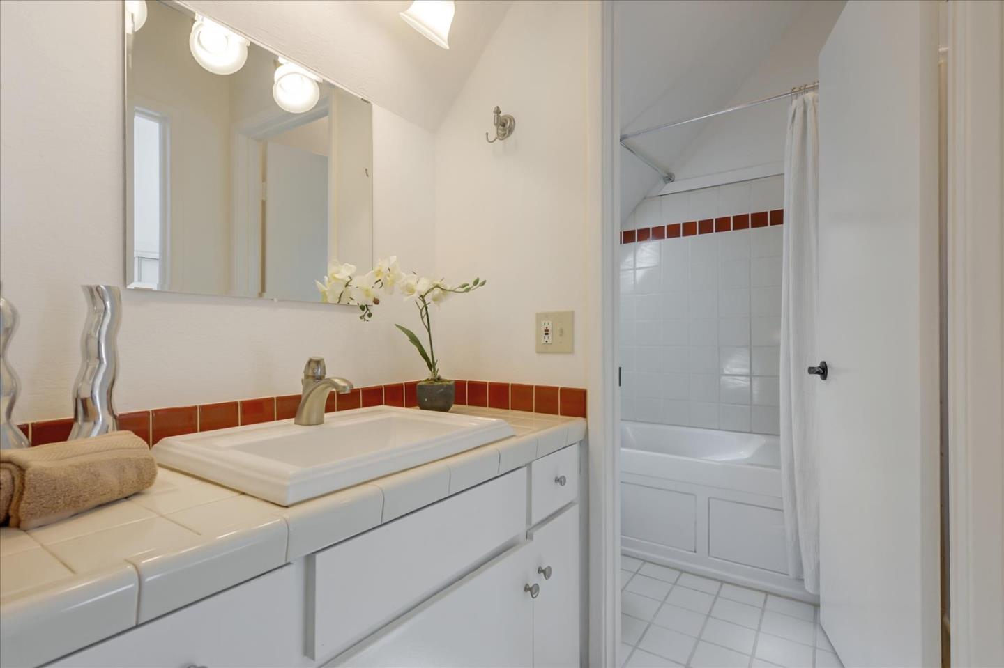2540 West Middlefield Road Mountain View, CA 94043 - Photo 30 of 41 Gallery Image 30