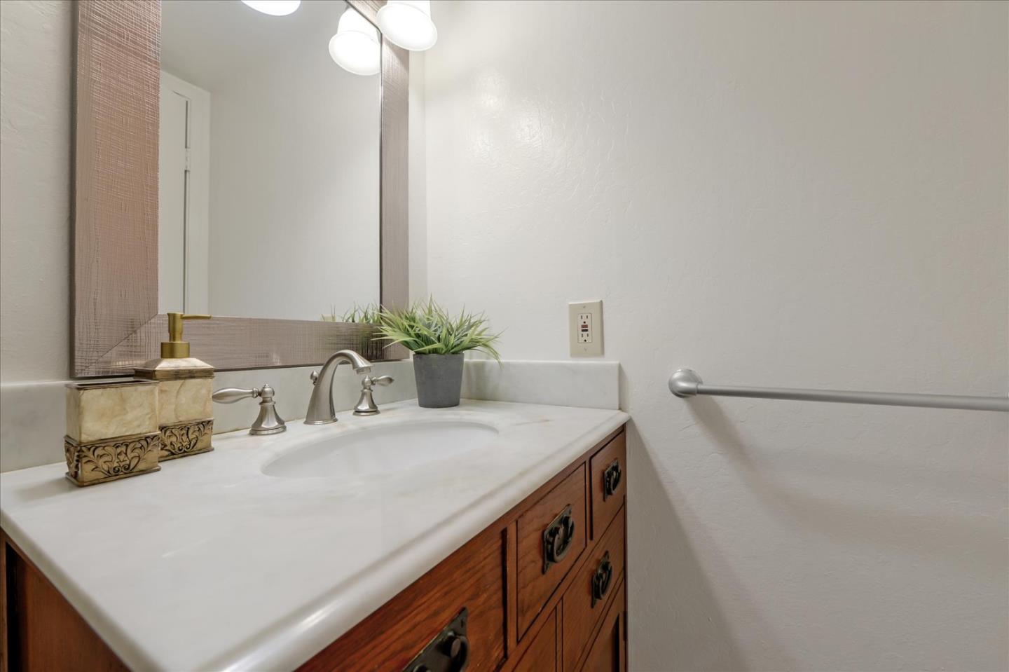 2540 West Middlefield Road Mountain View, CA 94043 - Photo 32 of 41 Gallery Image 32