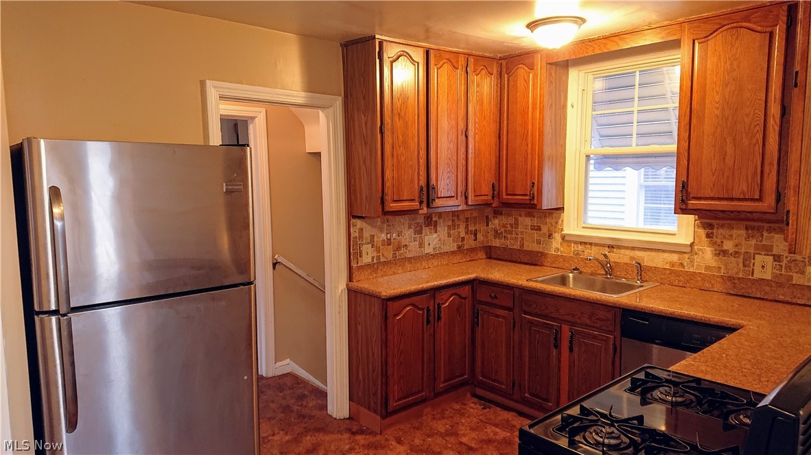 1158 Castleton Road Cleveland Heights, OH 44121 - Photo 8 of 27